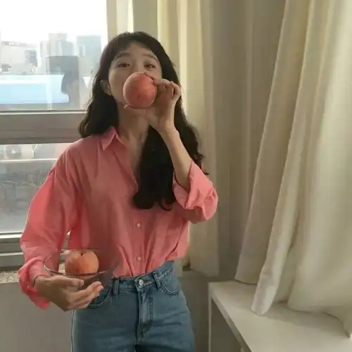 头像女生不幼稚真人