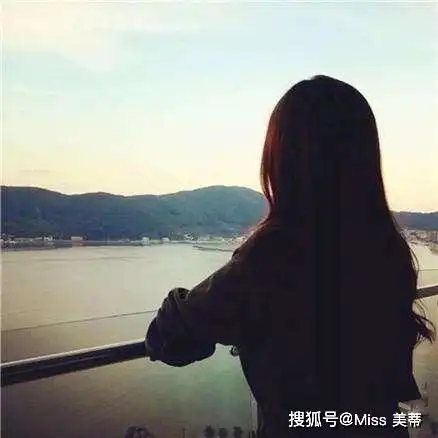 头像女背影霸气带字情债