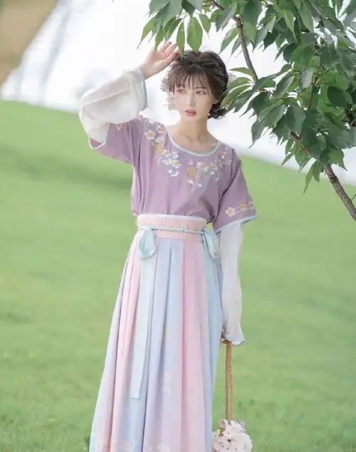 坦领汉服建议多选这3种少女配色,不仅温柔仙气,还很减龄