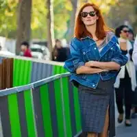 穿牛仔褂的qq头像女生