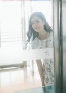 植物园内的碎花裙气质美女长发怡人7