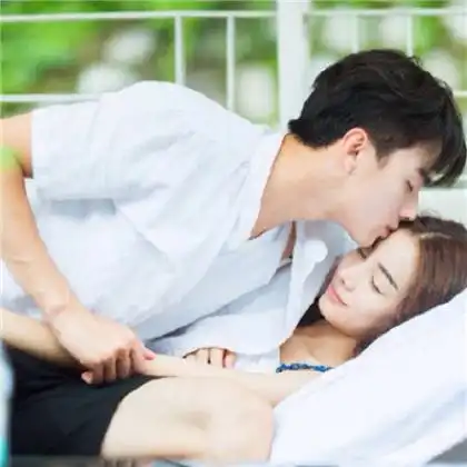 唯美浪漫情侣头像一对,享受着爱又渴望被关心