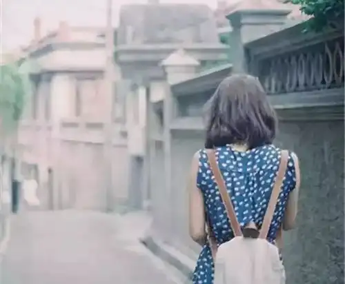 我内心住着七月与安生