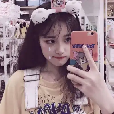 女生头像胶片风图兰朵