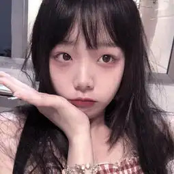 看尽身边的形形色色,总得找个地方歇息下来吧气质佛系高颜值时尚女生头像