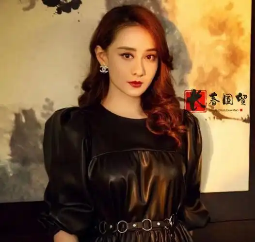 陈德容近照,45岁皮肤仍紧致光滑,两嫁豪门却膝下无子