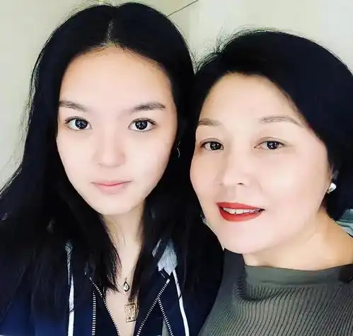 美女头像霸气侧颜李宝英