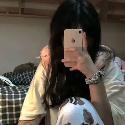 最伤感扎心的头像女生杨