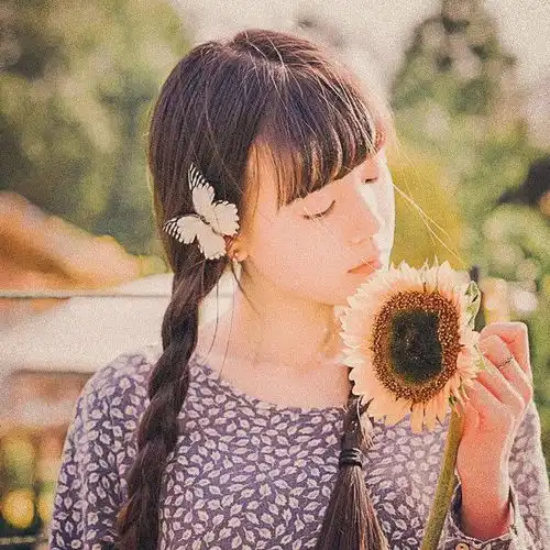 向日葵女神侧脸头像