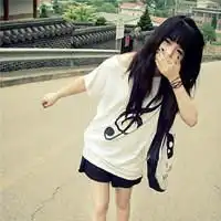 白色衣服女孩头像