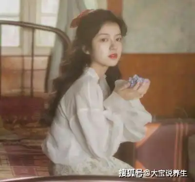 搞笑gif美女,你的反应真的快啊,是怎么练出来的