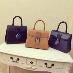 有什么能表现职场气质又不会老气的女包