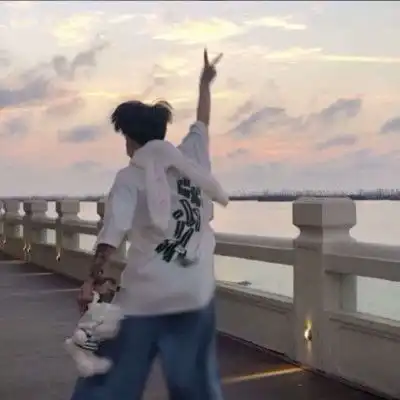 女神节发给喜欢女生的藏头诗