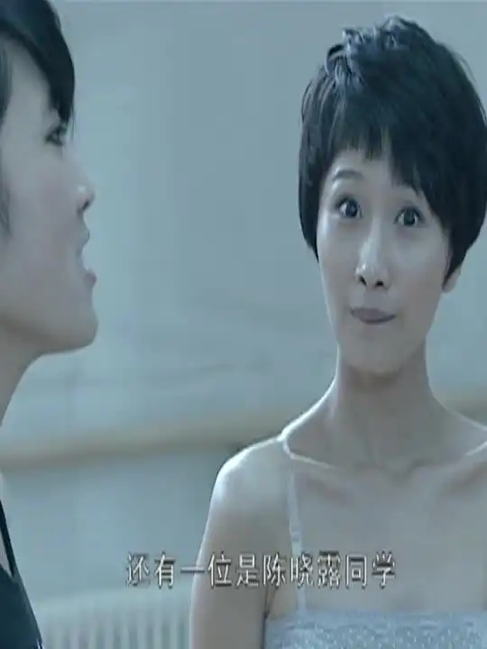 美女模特凭借自己的这个技能成功上位,这项技能让男评委欲罢不能啊