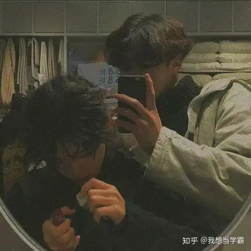 女头部位头像短发术后