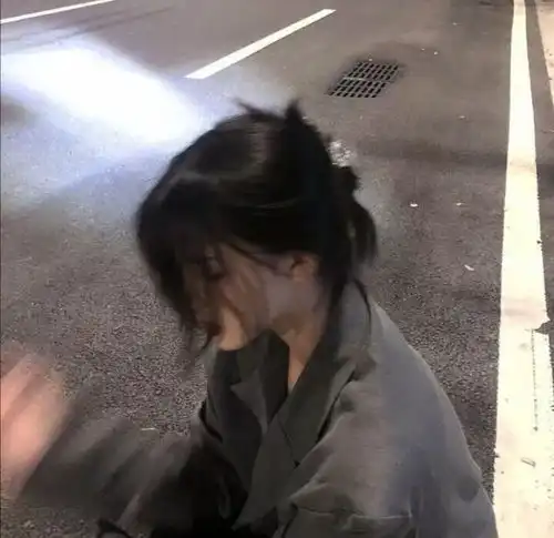 头像女微信qq个性高质量头像文案在这盛大的希望里失望而归