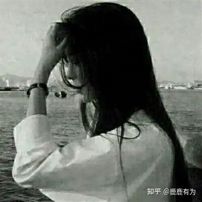 黑白色头像女生背影双鱼