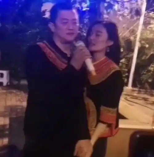 原创求婚小19岁女友后,李亚鹏欠债4000万案将开庭,拒绝媒体采访