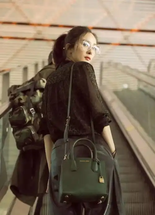 谁说戴眼镜的女孩都是书呆子,那是因为你不会选眼镜