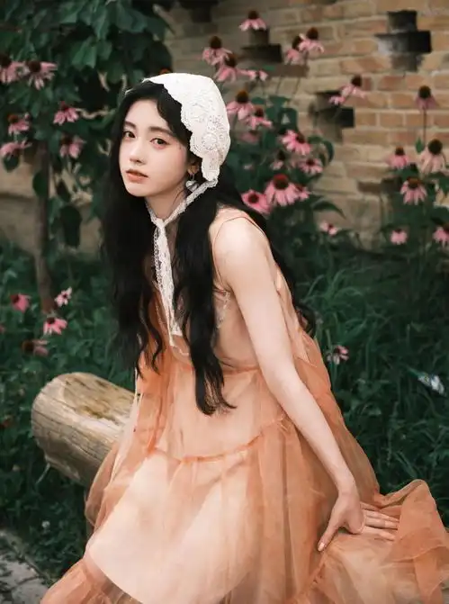 鞠婧祎发布夏日胶片写真戴头巾变身法风少女