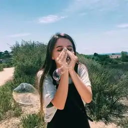 小清新少女壁纸头像每天敬阳光普照大地,敬你还在我身边