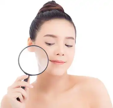 点击来源直接获取大图文件美丽的亚洲女性肖像,面容干净清新,女孩放大护理脸颊并微笑迷人,具有皮肤保健概念的完美美容面容人像东方女性模特肖像高清图片3