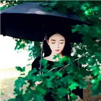 绿色森系凸显清新灵动的气质,森系女生头像