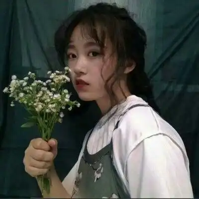 穿白色衣服女生头像部分穿衬衫