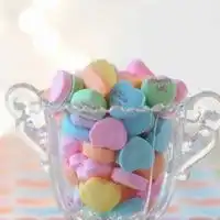 可爱调皮女生头像心情色彩qq个性头像灯红酒绿折煞了你我的心