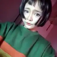 狂野霸气侧漏的头像女
