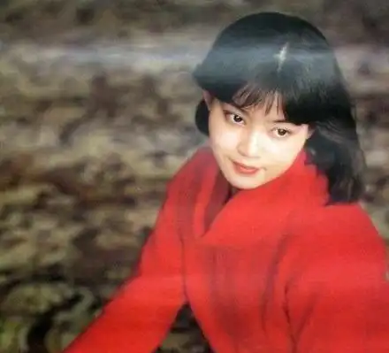 她是朱军一生追不到的女人,33岁离婚看破红尘,今68岁一心向佛