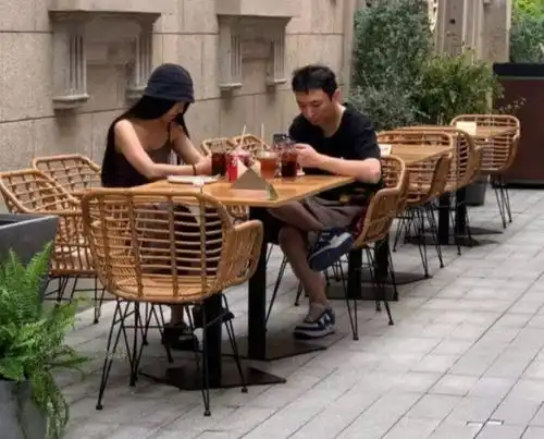 王思聪与网红喝下午茶,女方被扒已婚有娃,两人关系引发猜测