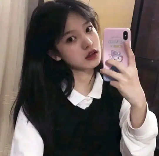 异地恋夜聊女票频繁发你这3句,表面粘你,实则很敷衍