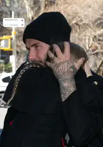 贝克汉姆牵着小七现身一个大写的潮8289493