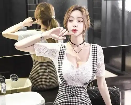 现在的女人太会穿,初秋新款穿出了迷人范,叫人挪不开眼