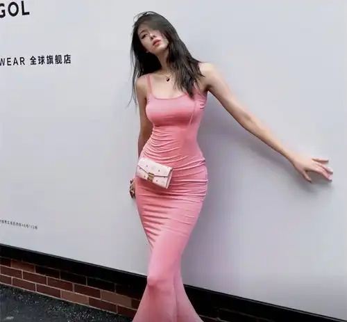 太美了女篮1米90第一女神走红逆天长腿颜值高,曾与林葳互动
