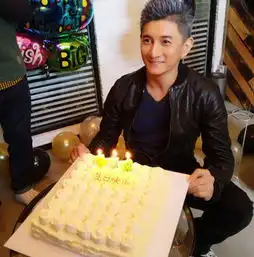 吴奇隆迎45岁生日开生日派对未见刘诗诗