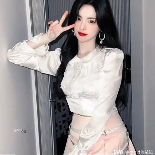 夏天穿衬衫,如何穿搭更有范女明星们教你如何搭配