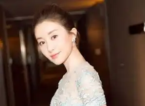 舒畅出席某活动,礼服传出高级感,网友这还是我认识的傻妞吗