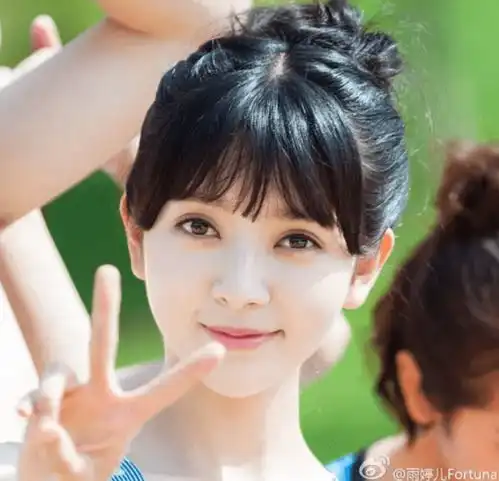 旋风少女曲光雅,曾是童星还加入过snh48,现在却变成网红脸
