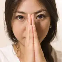 虔诚祷告的男生女生发头像