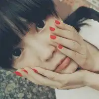 qq大眼睛可爱女生头像
