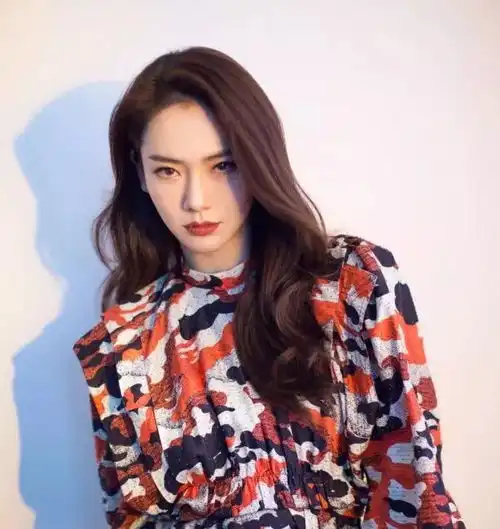 harson﹢戚薇最新女子图鉴带你成为夏日时尚标杆