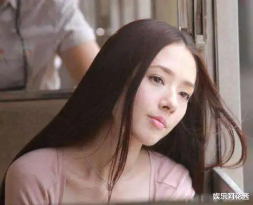 郭碧婷产女向太保持沉默,忙与名媛聚会,郭爸连续照顾女儿7个月