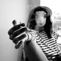 求女生黑白色的头像