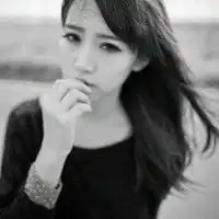 画中画头像女生带字黑白