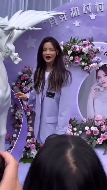 杨超越笑起来可真的好看,这样的女孩子,这样的身材,没理由不心动的了