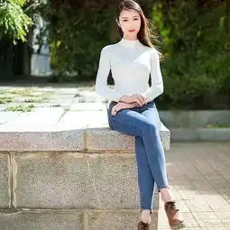 牛仔裤轻松穿出好身材,尽展女性的优雅和知性美