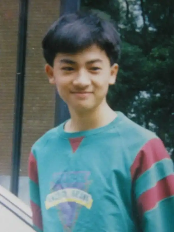 女生头像手捧花苏有朋