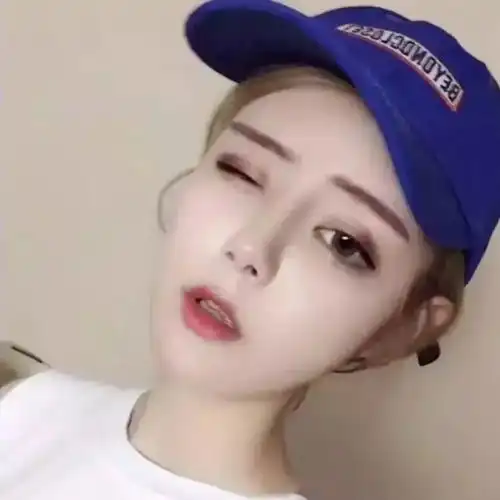 头像丨女生头像动漫呆萌丨那个人也许未必爱你